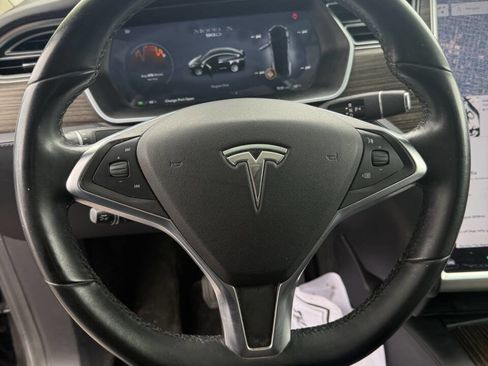 Used 2016 Tesla Model X 90D image 7