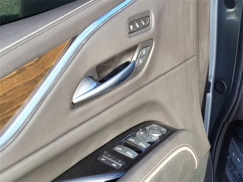 Used 2024 Cadillac Escalade Sport Platinum image 21