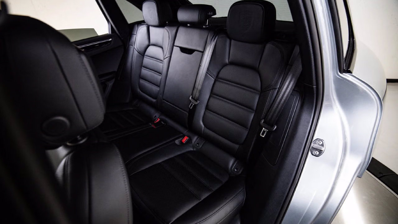 Certified 2026 Porsche Macan AWD/4WD image 24