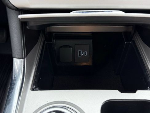 Used 2023 Ford Explorer XLT w/ Equipment Group 202A AWD/4WD image 23