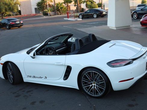 Used 2024 Porsche 718 Boxster S RWD image 17