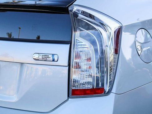 Used 2012 Toyota Prius Plug-In Hybrid image 9