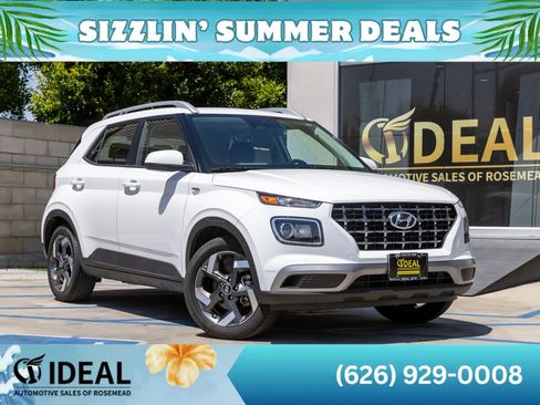 Used 2025 Hyundai Venue SEL FWD image 1