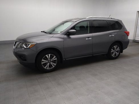 Used 2018 Nissan Pathfinder S FWD image 2