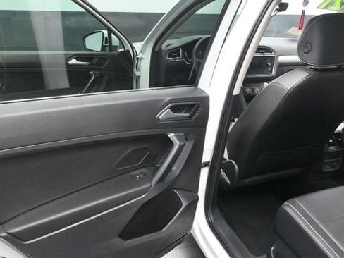Used 2021 Volkswagen Tiguan SE w/ Panoramic Sunroof Package AWD/4WD image 20