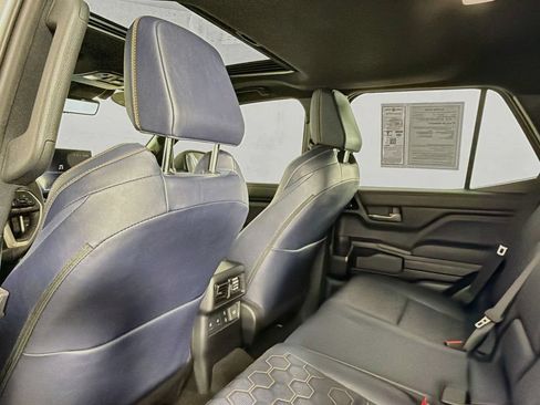 Used 2025 Toyota 4Runner Platinum AWD/4WD image 37