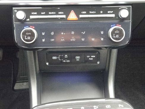 Used 2025 Hyundai Tucson Limited FWD image 19