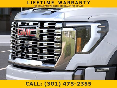 New 2026 GMC Sierra 2500 Denali w/ Denali Reserve Package AWD/4WD image 13
