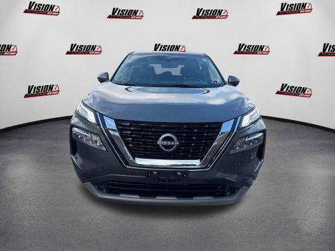 Used 2023 Nissan Rogue SV image 2