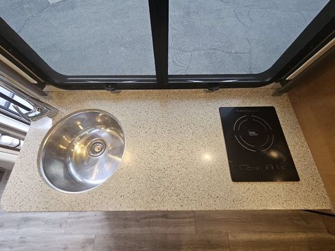 Used 2017 Mercedes-Benz Sprinter 3500 image 24