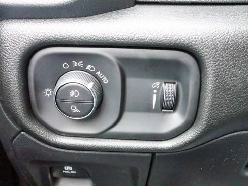 New 2026 RAM 1500 Express AWD/4WD image 31