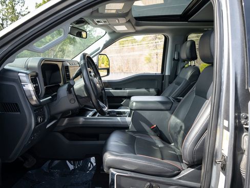 Used 2023 Ford F450 Lariat w/ FX4 Off-Road Package image 27