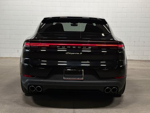 Certified 2025 Porsche Cayenne S AWD/4WD image 8