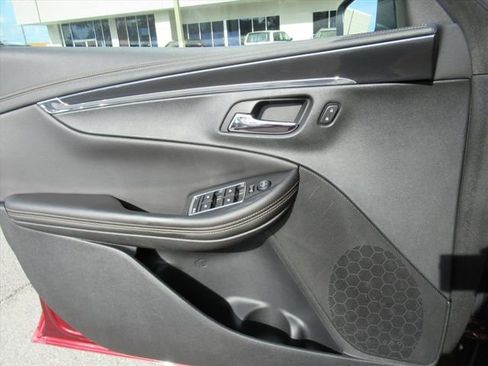 Used 2017 Chevrolet Impala LT w/ Leather Package image 18