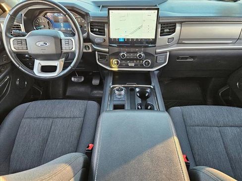 Used 2022 Ford Expedition XLT image 16