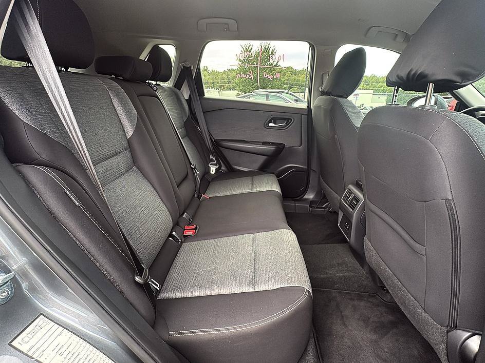 Certified 2023 Nissan Rogue SV FWD image 23