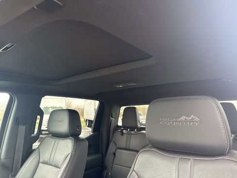 Used 2021 Chevrolet Silverado 1500 High Country w/ Technology Package image 16