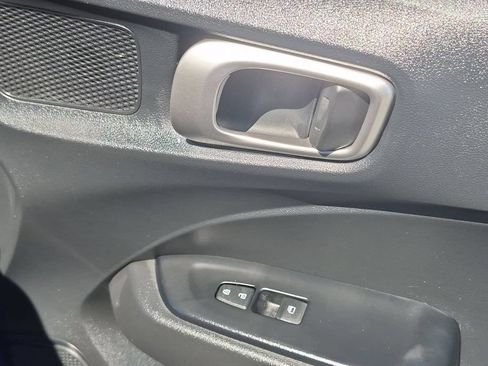 Used 2025 Hyundai Venue SEL FWD image 34