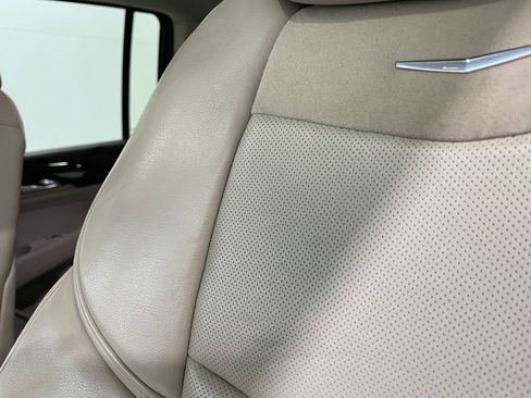 Used 2017 Cadillac Escalade ESV Luxury image 21