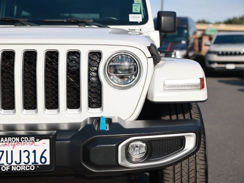 Used 2022 Jeep Wrangler Unlimited Sahara w/ Safety Group AWD/4WD image 5