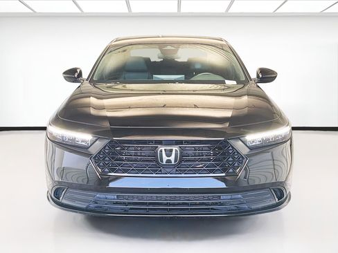 Used 2025 Honda Accord Sport image 2