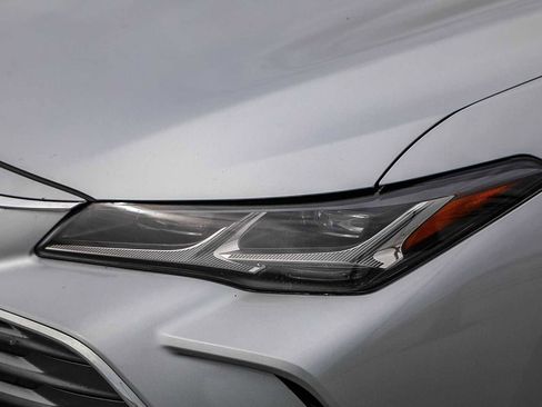 Certified 2020 Toyota Avalon Limited image 9