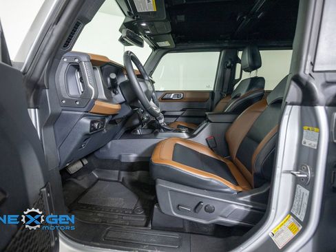 Used 2024 Ford Bronco Outer Banks AWD/4WD image 11