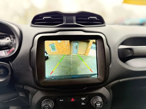 Used 2022 Jeep Renegade Latitude w/ Convenience Group image 32