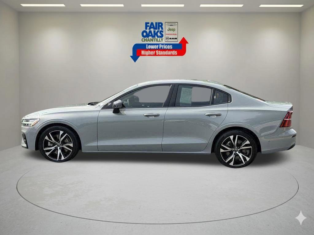 Used 2025 Volvo S60 B5 Plus FWD image 10
