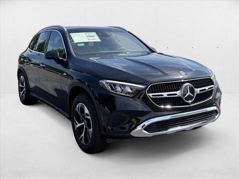 New 2025 Mercedes-Benz GLC 350e GLC 350e image 3