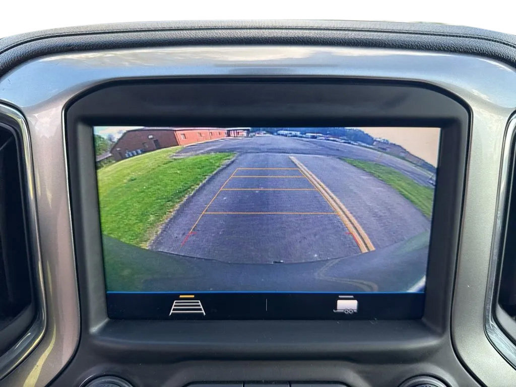Used 2022 Chevrolet Silverado 1500 LT AWD/4WD image 22