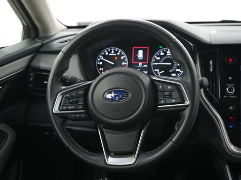 Used 2025 Subaru Outback Premium AWD/4WD image 17