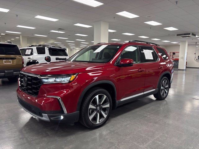 Used 2024 Honda Pilot Touring image 3