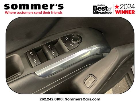 Used 2025 Chevrolet Traverse LT image 11