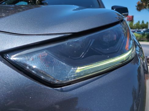 Used 2022 Toyota Highlander XSE AWD/4WD image 6