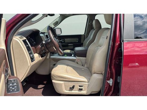 Used 2017 RAM 1500 Laramie w/ Convenience Group AWD/4WD image 11