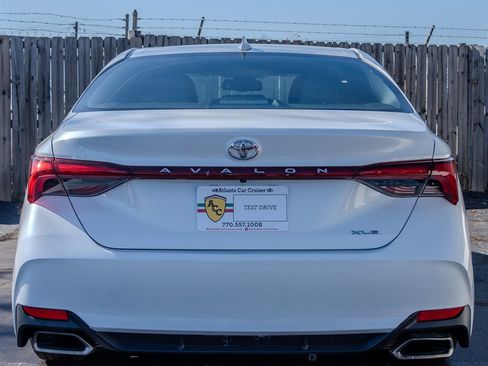 Used 2020 Toyota Avalon XLE image 4