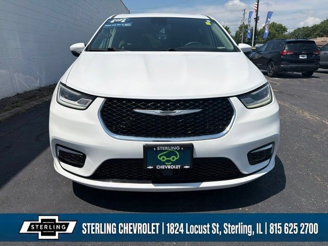 Used 2023 Chrysler Pacifica Touring-L FWD image 8