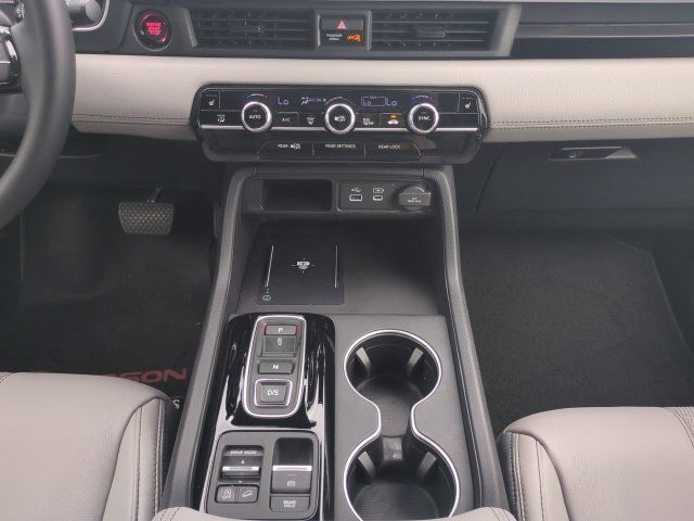 Used 2025 Honda Pilot Touring image 19