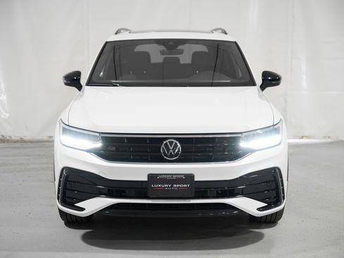 Used 2024 Volkswagen Tiguan SE R-Line AWD/4WD image 5