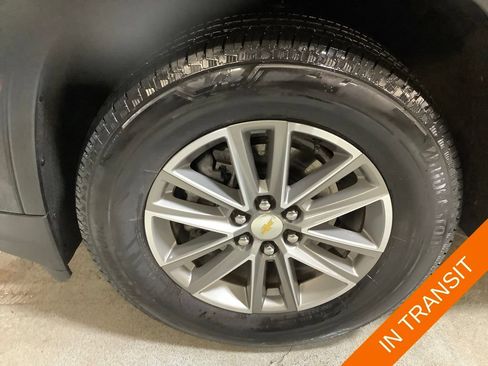 Used 2023 Chevrolet Traverse LT AWD/4WD image 9