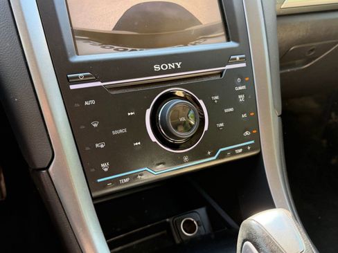 Used 2015 Ford Fusion Titanium FWD image 19