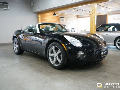 Used 2008 Pontiac Solstice GXP RWD image 3