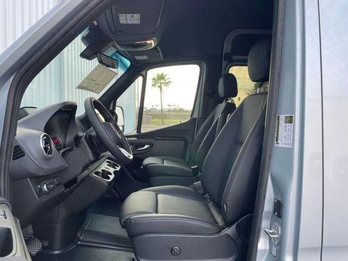 New 2025 Mercedes-Benz Sprinter 2500 image 18