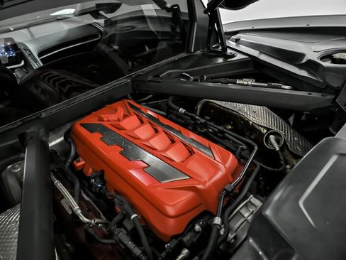 Used 2021 Chevrolet Corvette Stingray Coupe w/ Z51 Performance Package image 17