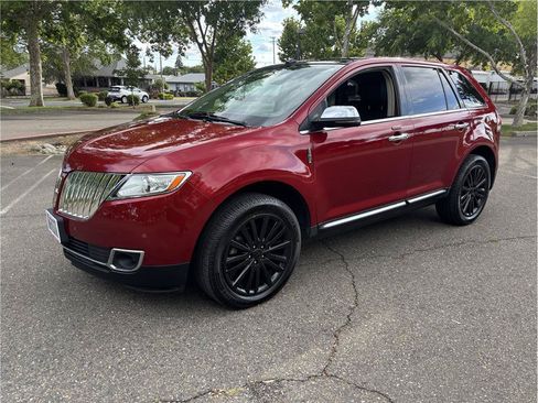 Used 2013 Lincoln MKX FWD image 3
