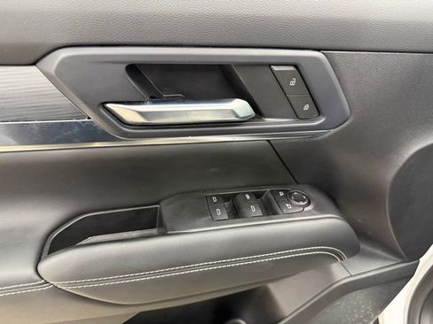 Used 2025 GMC Terrain Elevation image 18