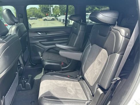 Used 2023 Jeep Grand Cherokee L Laredo AWD/4WD image 6