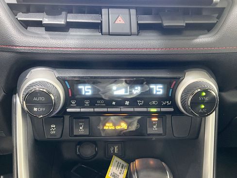 Used 2023 Toyota RAV4 SE w/ Weather & Moonroof Package image 19