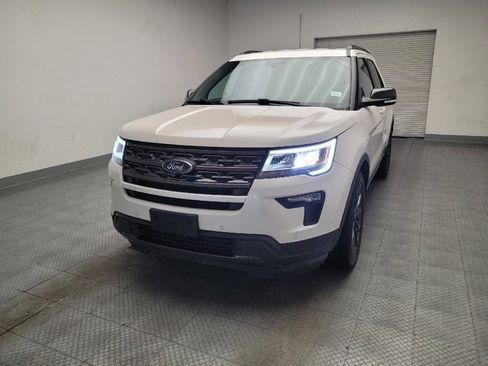 Used 2018 Ford Explorer XLT w/ Equipment Group 202A FWD image 15